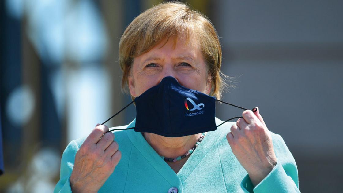 imago images / Sven Simon Bundeskanzlerin Angela MERKEL (CDU) mit Mundschutz, 14.07.2020