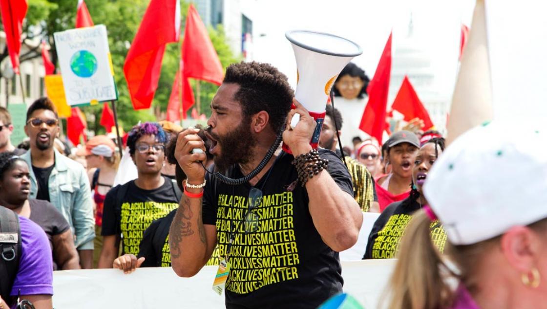 Black-Lives-Matter-Demonstrierende beim »People’s Climate March« in Washington, 2017 (Vlad Tchompalov / Unsplash|https://unsplash.com/@tchompalov)