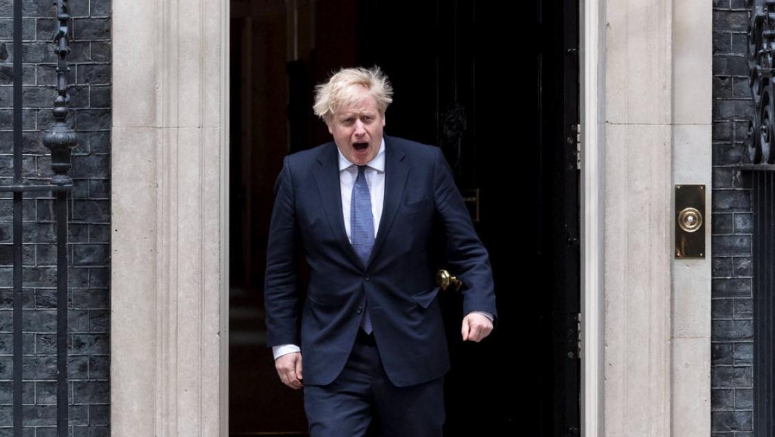 IMAGO / NurPhoto Der britische Premierminister Boris Johnson begrüßt den ungarischen Premierminister Viktor Orban (nicht im Bild) vor der Downing Street 10 in London, 28.5.2021 (IMAGO / NurPhoto)