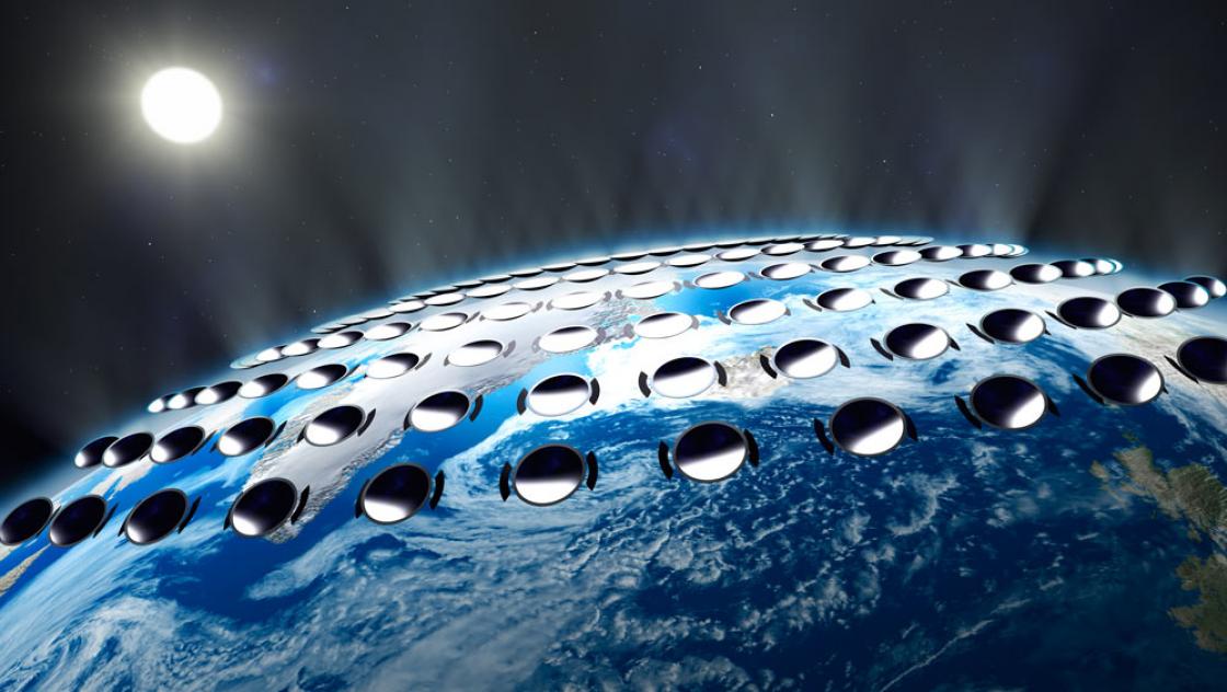 Geoengineering-Modell: Sonnenlichtreflektoren im All reflektieren das Sonnenlicht (visdia / stock.adobe.com)