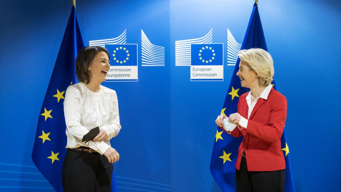 Bundesaussenministerin Annalena Baerbock trifft die Präsidentin der Europäischen Kommission, Ursula von der Leyen, in Brüssel, 12.12.2021 (IMAGO / photothek)