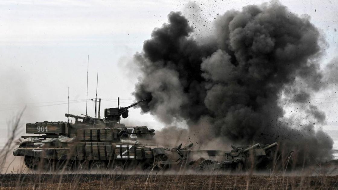 Ein russisches Minenräumfahrzeug in der Region Kherson/Ukraine, 21.3.2022 (IMAGO / SNA)