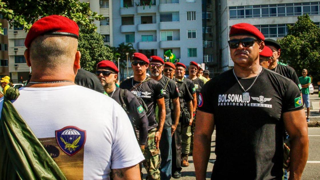 Ehemalige Soldaten während einer Demonstration zur Unterstützung von Präsident Bolsonaro in Rio de Janeiro, 1.5.2022 (IMAGO / Fotoarena) Ehemalige Soldaten während einer Demonstration zur Unterstützung von Präsident Bolsonaro in Rio de Janeiro, 1.5.2022 (IMAGO / Fotoarena)