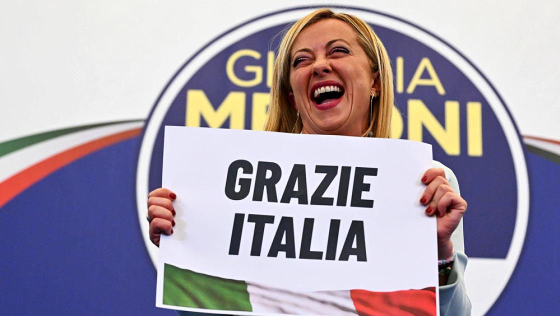 Giorgia Meloni feiert ihren Wahlsieg, Rom, 26.9.2022 (IMAGO/ZUMA Wire/Ettore Ferrari) Giorgia Meloni feiert ihren Wahlsieg, Rom, 26.9.2022 (IMAGO/ZUMA Wire/Ettore Ferrari)