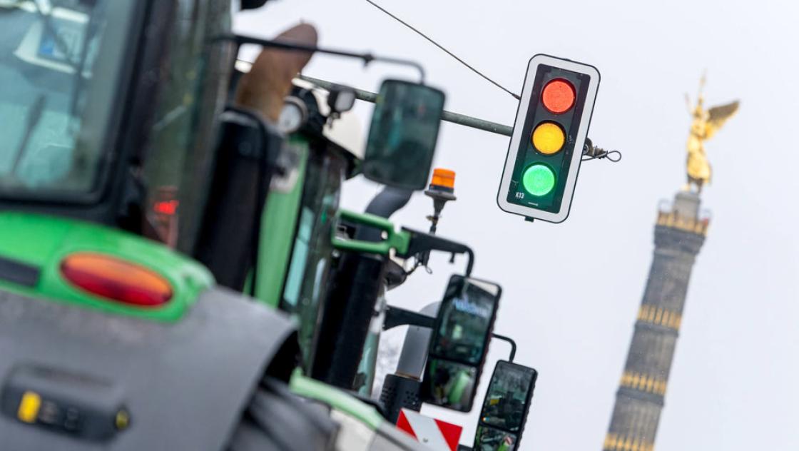 Während der Proteste der Landwirte in Berlin, 15.1.2024 (IMAGO / Marius Schwarz)