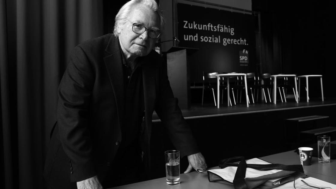 Oskar Reinhard Negt war ein deutscher Soziologe und Sozialphilosoph. Neben seiner wissenschaftlichen Arbeit wandte sich Negt auch immer wieder tagespolitischen Themen zu. Er starb am 2. Februar 2024 in Hannover, 15.6.2013 (IMAGO / Funke Foto Services)