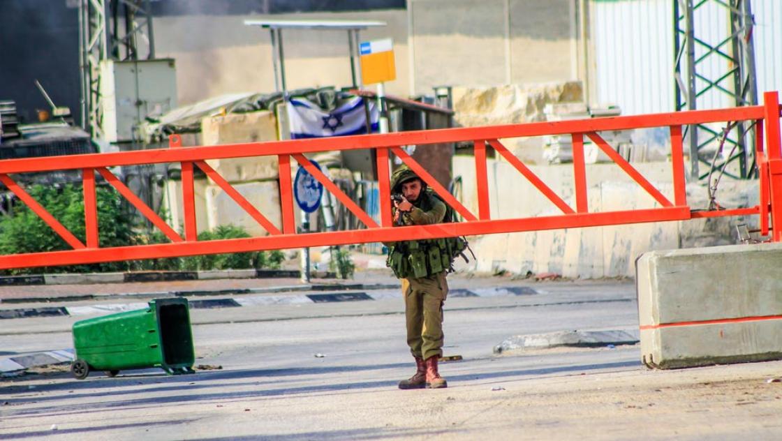 Ein israelischer Soldat in Nablus, 2.11.2023 (IMAGO / SOPA Images / Nasser Ishtayeh)