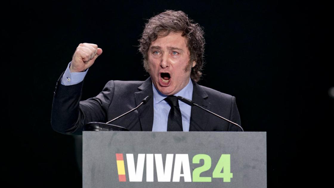 Javier Milei auf der Konferenz »Europa Viva 24«, die von Spaniens Rechtsaußen-Partei Vox in Madrid organisiert wurde, 19.5.2024 (IMAGO / ABACAPRESS / A. Perez Meca)