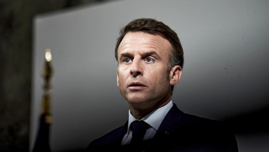 Der französische Präsident Emmanuel Macron während einer Pressekonferenz am 12. Juni 2024 nach seiner Entscheidung, die Nationalversammlung aufzulösen (IMAGO / Antonin Burat / Le Pictorium)