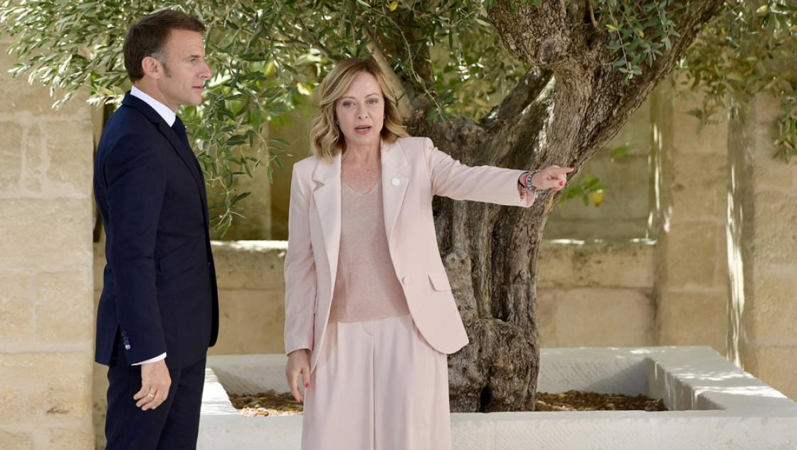 Der französische Präsident Emmanuel Macron und Italiens Premierministerin Giorgia Meloni in Borgo Egnazia beim G7-Gipfel, 13.6.2024 (IMAGO / ZUMA Press / Vannicelli / Grillotti) Der französische Präsident Emmanuel Macron und Italiens Premierministerin Giorgia Meloni in Borgo Egnazia beim G7-Gipfel, 13.6.2024 (IMAGO / ZUMA Press / Vannicelli / Grillotti)