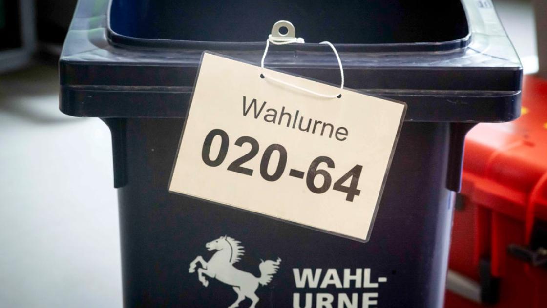 Symbolbild: Wahlurne der Europawahl, 9.6.2024 (IMAGO / Achim Zweygarth)