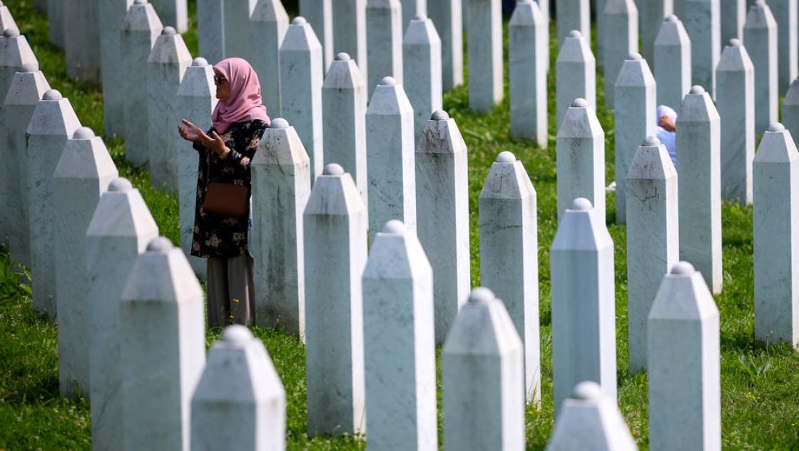 Gedenken zum 28. Jahrestag des Völkermords von Srebrenica, 11.07.2023 (IMAGO / Pixsell / Armin Durgut)