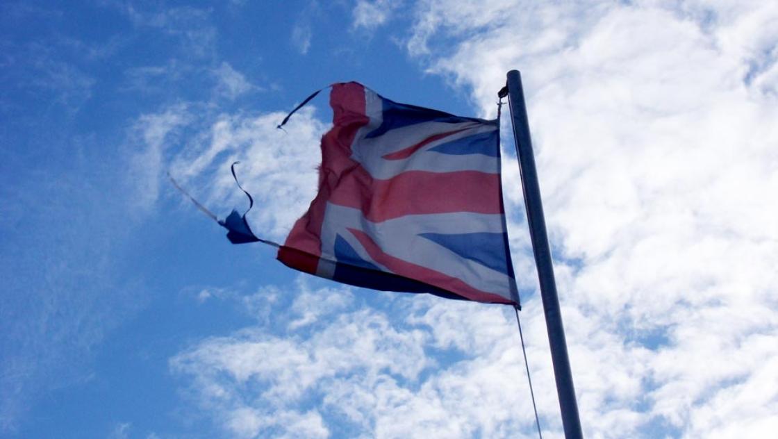 Ein zerrissene Union-Jack-Flagge (IMAGO / Depositphotos) Ein zerrissene Union-Jack-Flagge (IMAGO / Depositphotos)
