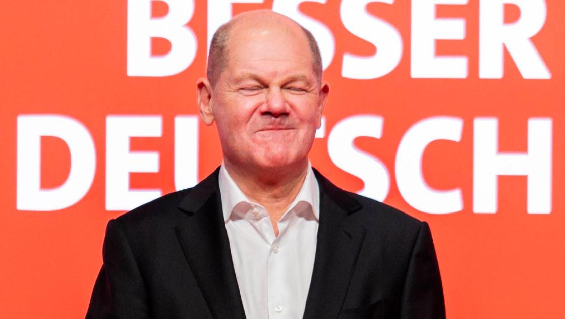 Olaf Scholz in Emden, 18.2.2025 (IMAGO / Noah Wedel) Olaf Scholz in Emden, 18.2.2025 (IMAGO / Noah Wedel)