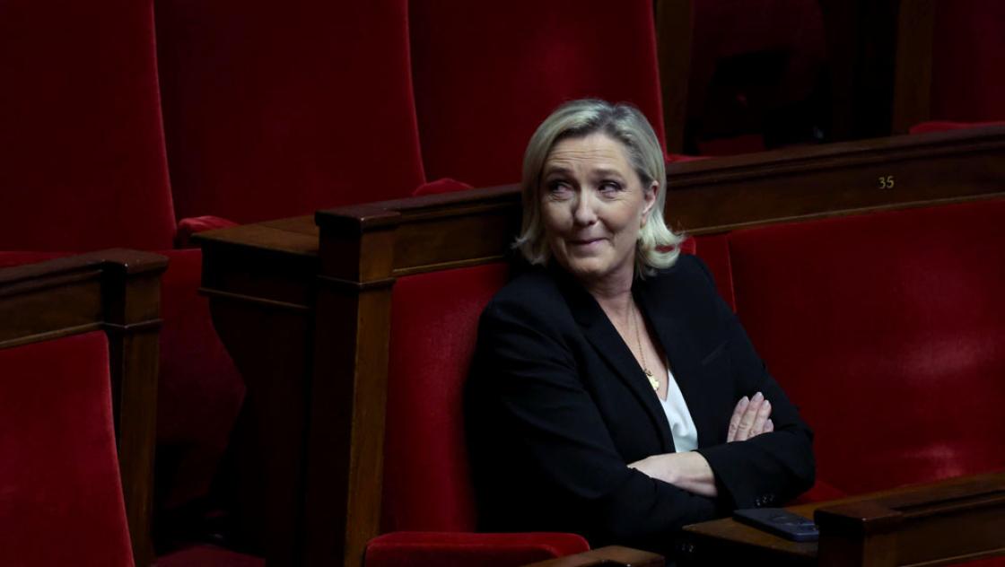 Marine Le Pen in der Assemblée Nationale, 17.12.2024 (IMAGO / Starface / Henri Szwarc) Marine Le Pen in der Assemblée Nationale, 17.12.2024 (IMAGO / Starface / Henri Szwarc)