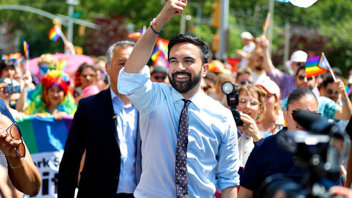 Zohran Mamdani. Im Juni 2025 wurde er zum Kandidaten der Demokratischen Partei für das Bürgermeisteramt in New York bestimmt, 29.6.2025 (IMAGO / UPI Photo)