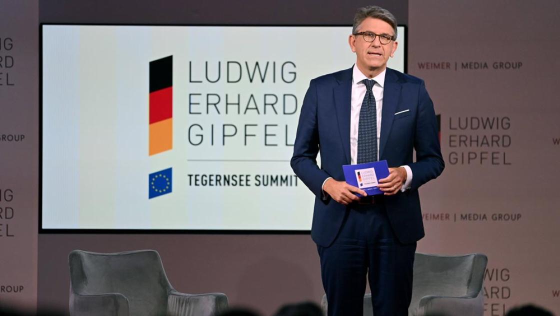 Wolfram Robert Wilhelm Weimer, kurz: WRWW, auf dem Ludwig-Erhard Gipfel, 19.4.2024 (IMAGO / Sven Simon)