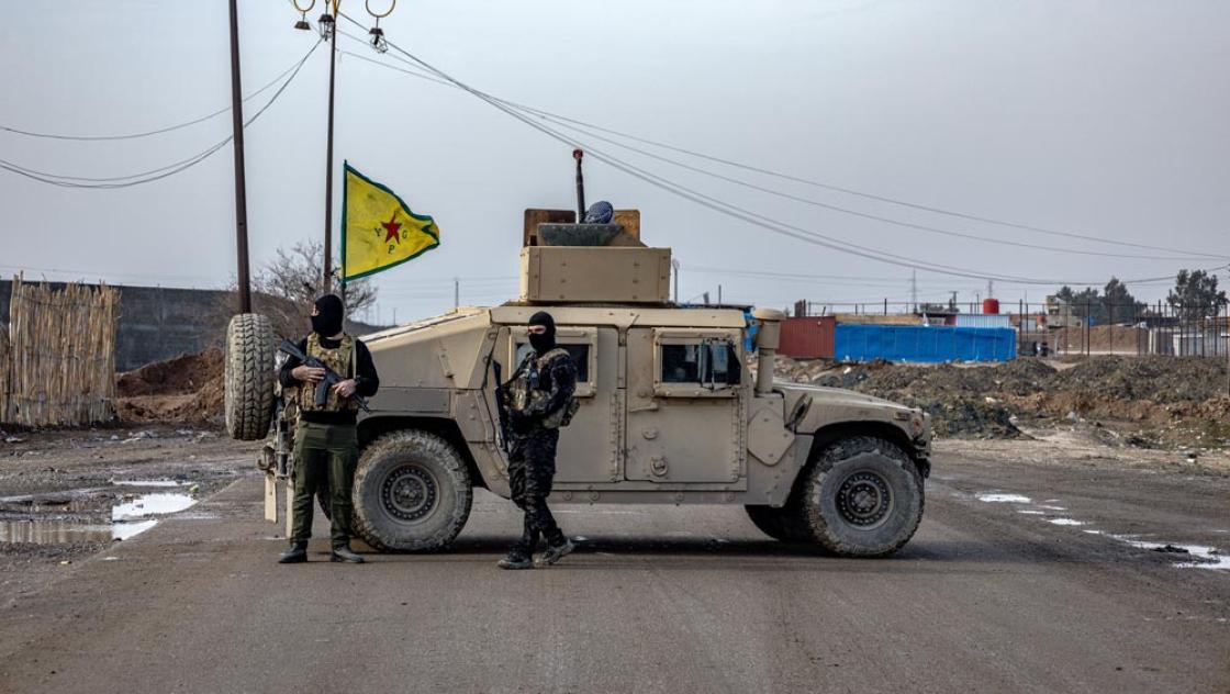 Mitglieder der YPG vor der Stadt Hasakeh im Nordosten Syriens, 2.2.2026 (Amjad Kurdo / IMAGO / Middle East Images)