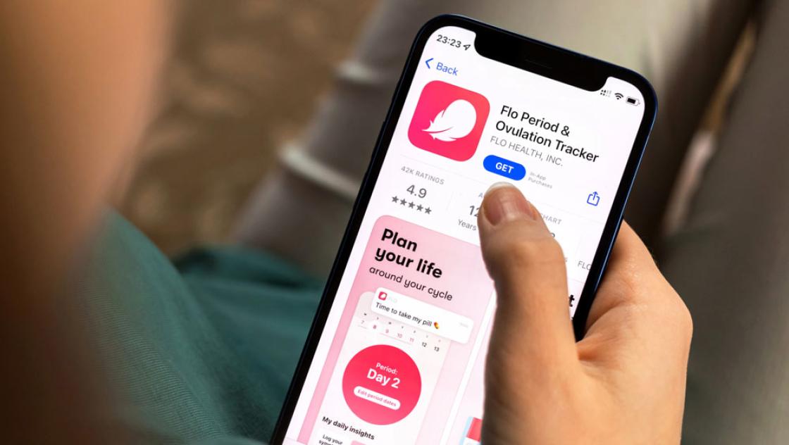 Ein Close-Up der Periodentracking-App »Flo« (IMAGO / Depositphotos)