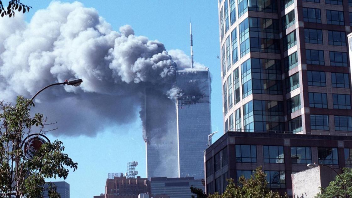 Die Türme des World Trade Center am 11.9.2001 (IMAGO / Levine-Roberts)