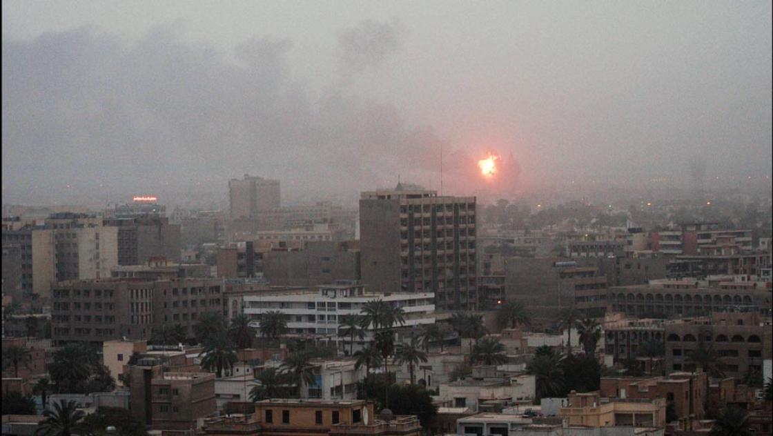 Das Bombardement Bagdads am 20. März 2003, mit dem der Irakkrieg begann (IMAGO / ABACAPRESS)