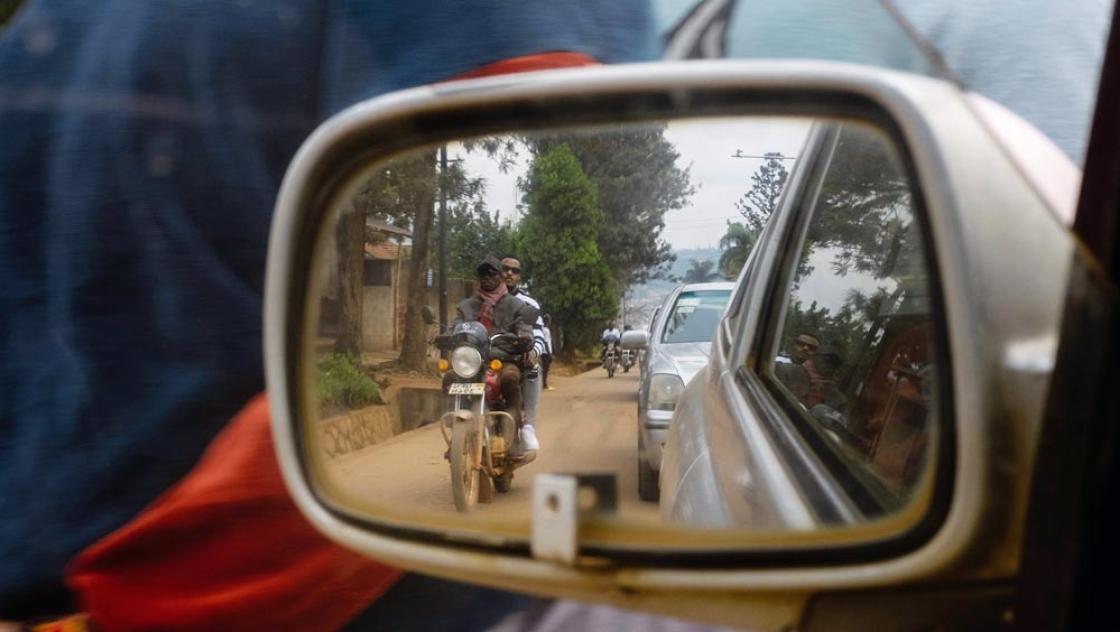 Eine Straßenszene aus Kampala in Uganda (Imani Bahati via unsplash.com)