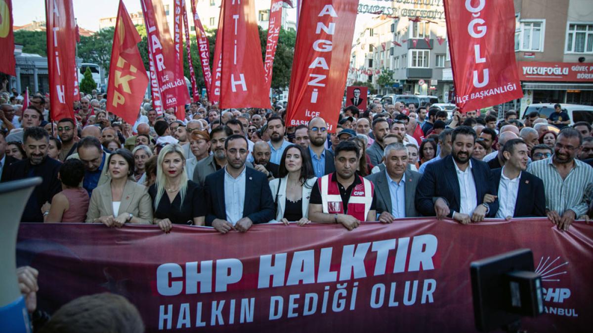 CHP-Anhänger protestieren in Istanbul, 11.6.2026 (IMAGO / ZUMA Press Wire)