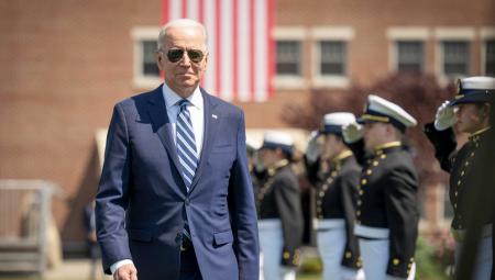 US-Präsident Joe Biden auf dem Coast Guard Academy Cadet Memorial Field in New London / Connecticut, 19.5.2021 (IMAGO / ZUMA Wire)