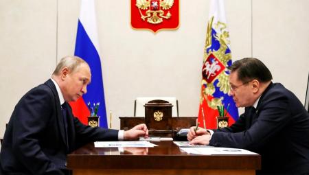 Wladimir Putin mit Alexej Lichatschow, Generaldirektor der staatlichen Atomenergiegesellschaft Rosatom, 19.5.2022 (IMAGO/ZUMA Wire)