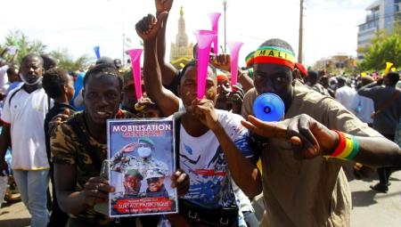 Proteste gegen die ECOWAS-Sanktionen gegen Mali in Bamako, 14.1.2022 (IMAGO / Starface)