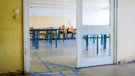 Eine sanierungsbedüftige Schule in Erfurt (IMAGO / Steve Bauerschmidt)