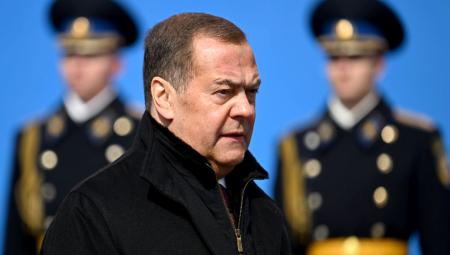 Dmitri Medwedew (Vorsitzender der Partei Einiges Russland), nimmt an einer Militärparade zum Tag des Sieges auf dem Roten Platz in Moskau, Russland, teil, 9.5.2024 (IMAGO / SNA / Pavel Bednyakov)