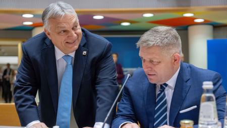 Der ungarische Ministerpräsident Viktor Orbán und der slowakische Ministerpräsident Robert Fico in Brüssel, 22.3.2024 (IMAGO / ANP)