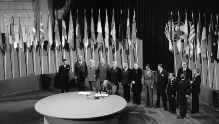 Bei der Konferenz von San Francisco wurde die Charta der Vereinten Nationen erarbeitet, die am 26. Juni 1945 von 50 alliierten Staaten unterzeichnet wurde (IMAGO / United Archives International)