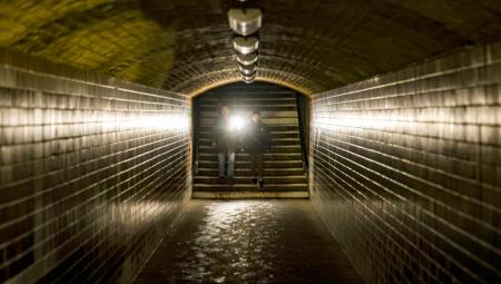 Menschen am Bahnhof Wannsee in Berlin Zehlendorf während des Stromausfalls in Folge einer Sabotage-Aktion im Januar 2026 (IMAGO / Mauersberger)