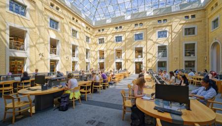 Studierende in der Universitätsbibliothek in Leipzig, 21.6.2026 (IMAGO / imagebroker)