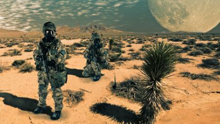 Soldat in Tarnkleidung in der Wüste