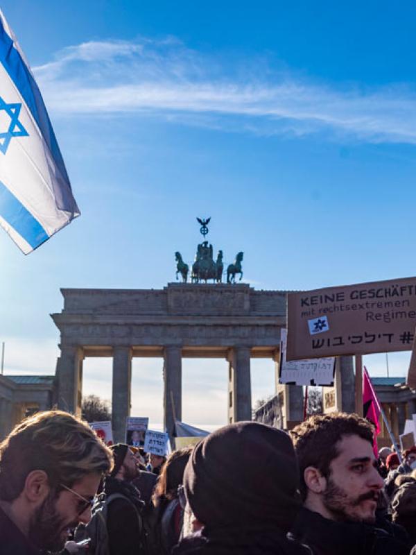 Protest während Netanyahus Besuch in Berlin, 16.3.2023 (IMAGO / Daniel Reiter)