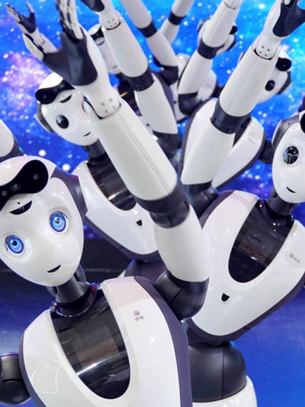 Humanoide Serviceroboter tanzen auf der 2023 World Robot Conference in Peking, 18.8.2023 (IMAGO / VCG)