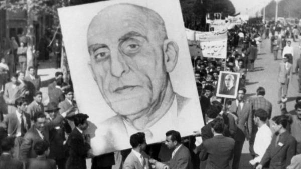 Mohammed Mossadegh war von 1951 bis 1953 Premierminister des Iran. Noch im Jahr seines Sturzes demonstrierten die Menschen im Iran für ihn, 1953 (IMAGO / Courtesy Everett Collection)