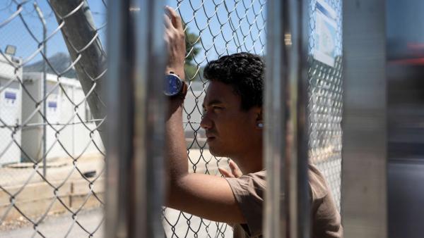 Ein Geflüchteter im Aufnahme- und Identifizierungszentrum in Malakasa in Griechenland, 24.6.2023 (IMAGO / NurPhoto / George Schinas)