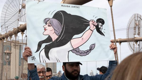 Bei einer Demonstration zum Todestag Mahsa Jina Aminis in New York, 16.9.2023 (IMAGO / ZUMA Wire / Gina M. Randazzo)