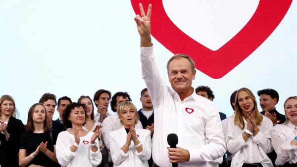 Oppositionsführer Donald Tusk in Warschau, 15.10.2023 (IMAGO / Jacek Szydlowski / Forum)