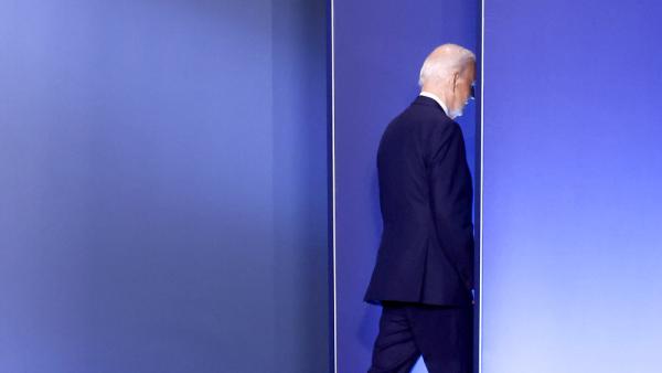 Joe Biden verlässt die Bühne, 11.7.2024 (IMAGO / NurPhoto / Beata Zawrzel)