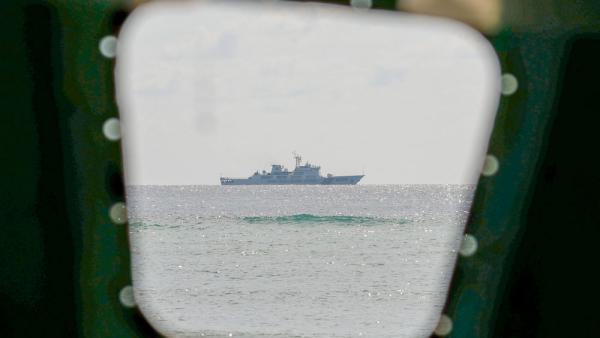 Ein Schiff der chinesischen Küstenwache patrouilliert der Küste der Insel Pagasa im Südchinesischen Meer, 16.5.2024 (IMAGO / Matrix Images / Mark R Cristino)