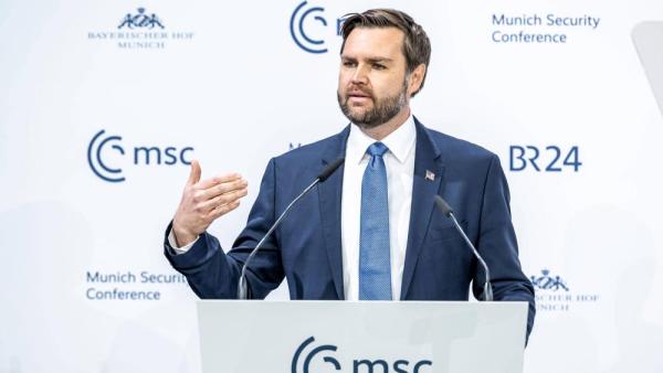 US-Vizepräsident J.D. Vance während seiner Rede bei der Münchener Sicherheitskonferenz, 17.2.2025 (IMAGO / Newscom / EyePress)