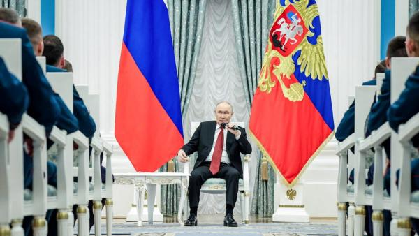 Wladimir Putin bei einem Treffen mit Teilnehmern des Programms »Zeit der Helden« im Kreml, 12.6.2025 (IMAGO / Russian Look)