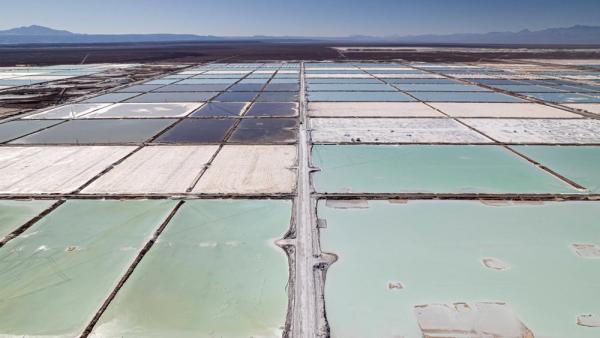 Lithium-Abbaugebiet in der Atacama-Salzwüste in Chile, 29.7.2024 (IMAGO / Anadolu Agency)
