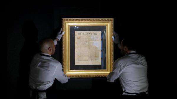 Ein seltener Druck der US-amerikanischen Unabhängigkeitserklärung wird  bei Sotheby's in New York ausgestellt, 17.1.2025 (IMAGO / UPI Photo)