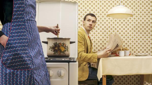 Die »Tradwives«, also »traditionelle Ehefrauen«, preisen die Vorteile stereotyper, dem Mann untergeordneter Weiblichkeit an. (Bild: IMAGO / allOver-MEV)